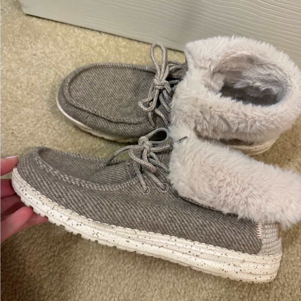 Hey Dude Women's Gray Fur-Lined Slippers